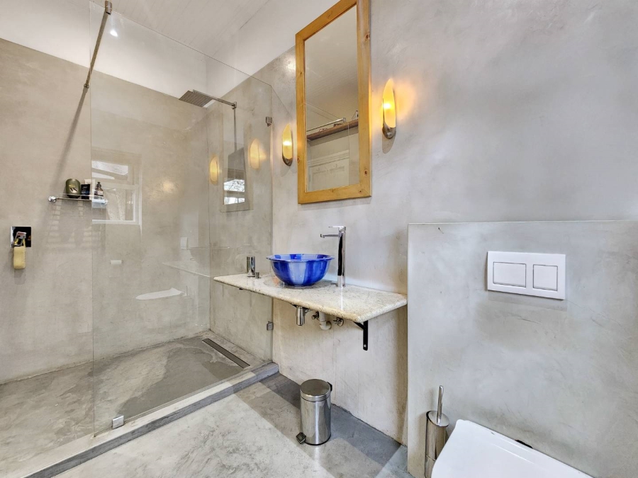 2 Bedroom Property for Sale in Sea Point Western Cape